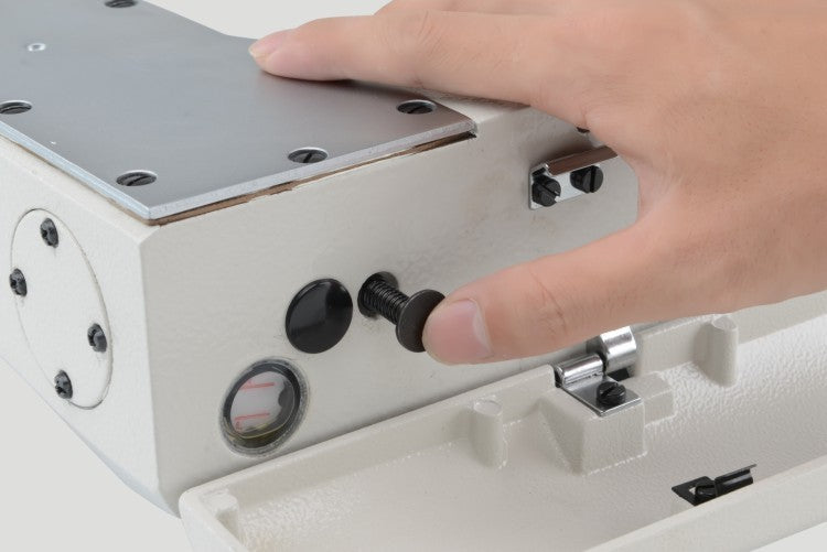 Jack JK-9270 Feed-Off-Arm 3-Needle with Puller